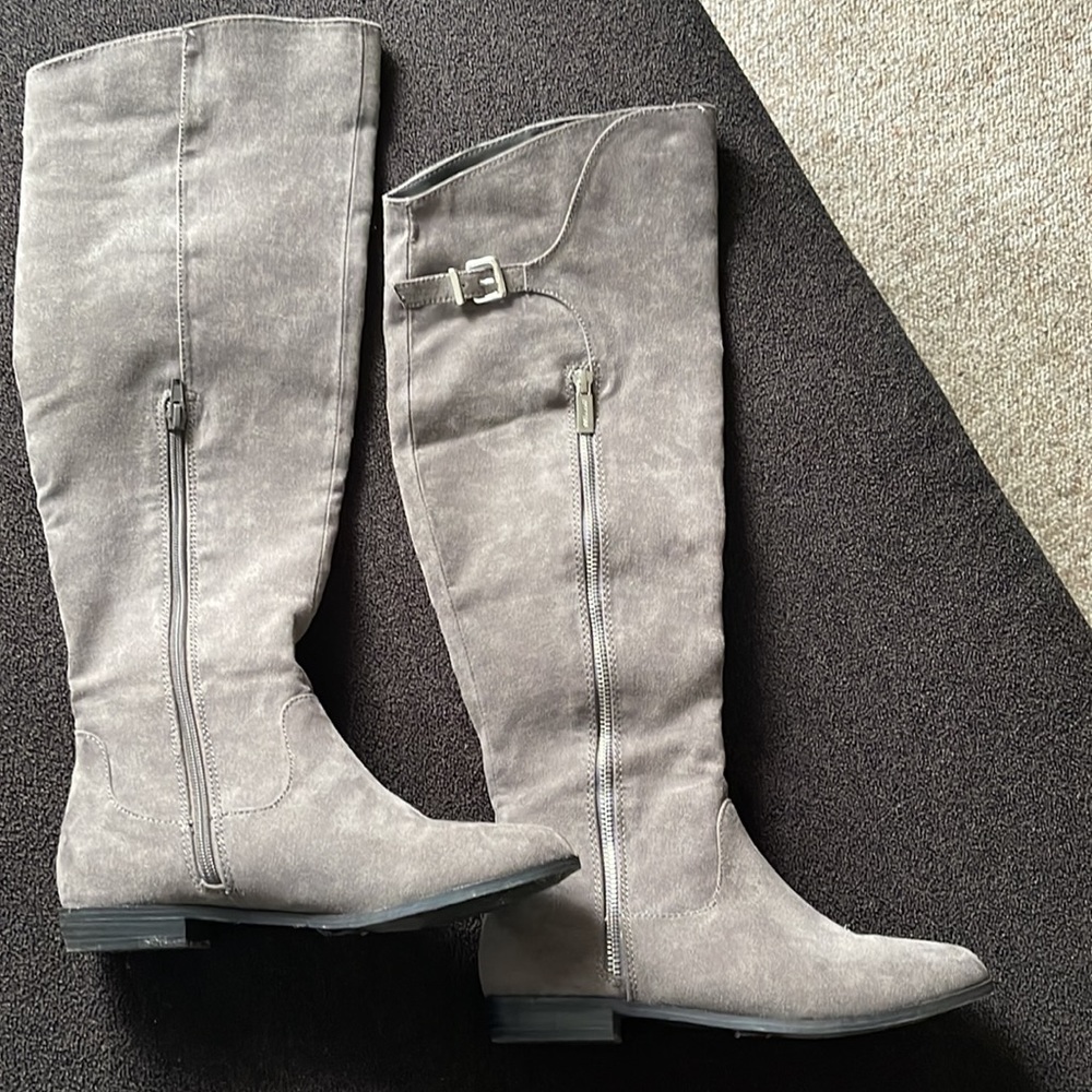Express Boots - Picture 3 of 5